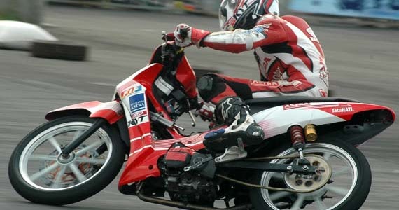 Otomotifnet Review Yamaha Mx King Otomotifnet Review Yamaha Mx King