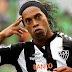Time da 6ª divisão inglesa surpreende e faz proposta por Ronaldinho Gaúcho