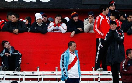 Rebaixamento do River Plate causa onda de vandalismo na Argentina
