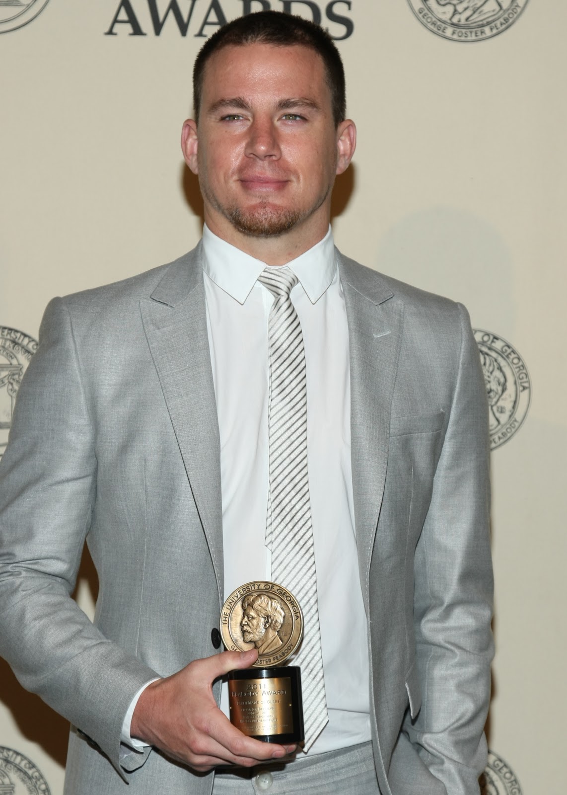 http://4.bp.blogspot.com/-tHF514pgt24/T_56FnBnoxI/AAAAAAAABKg/2pSDtGRXGwc/s1600/Channing_Tatum_2%252C_2012.jpg
