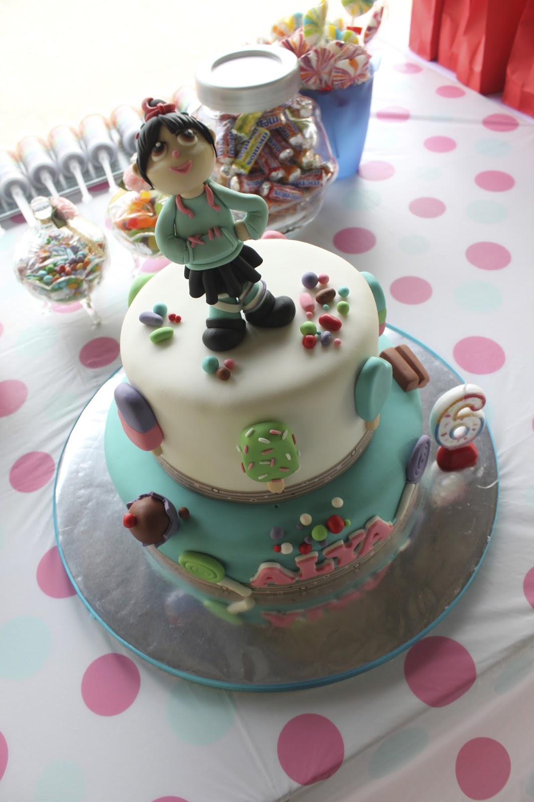 CoMeLiCiOuS Vanellope Von Schweetz Cake