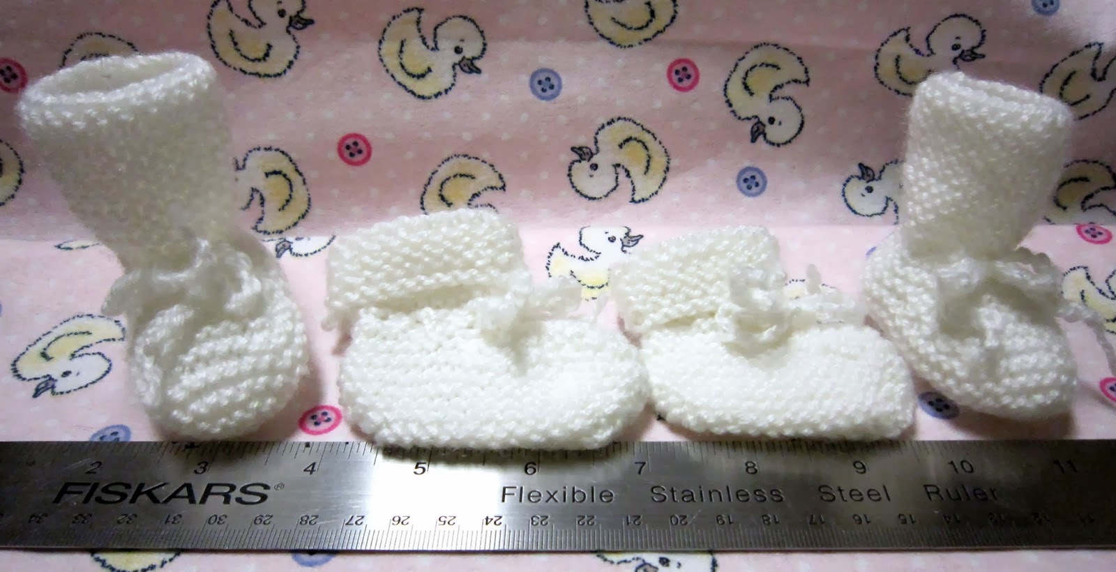 Sea Trail Grandmas: FREE KNIT PREEMIE AND NEWBORN PATTERNS: HATS, BOOTIES &am...