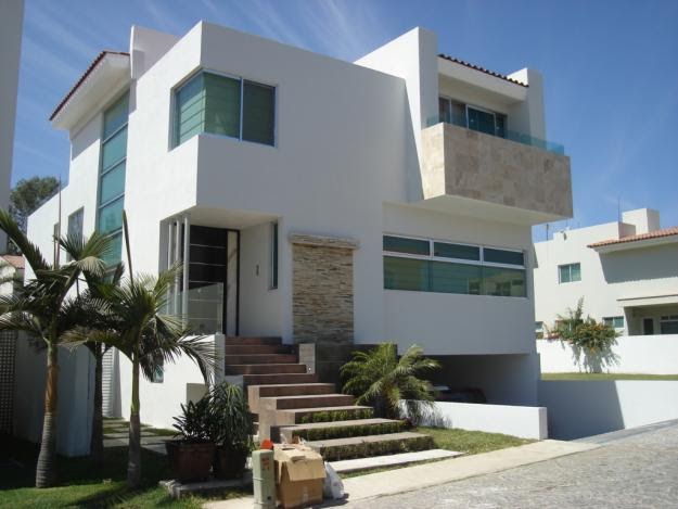 Fachadas Minimalistas: Hermosa residencia estilo minimalista con
