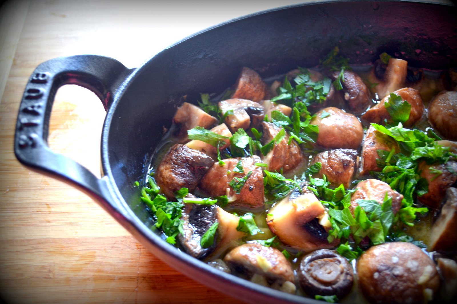 Hardly Housewives: Oven Roasted Mushrooms