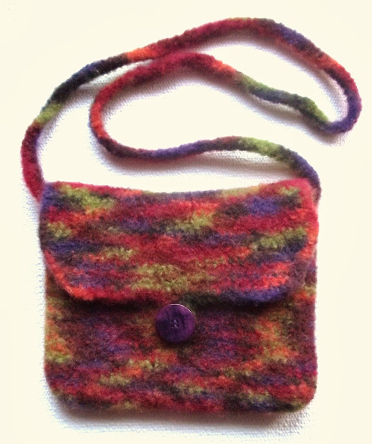 Gossamer Tangles: How to Make a Simple Felted Crocheted Purse