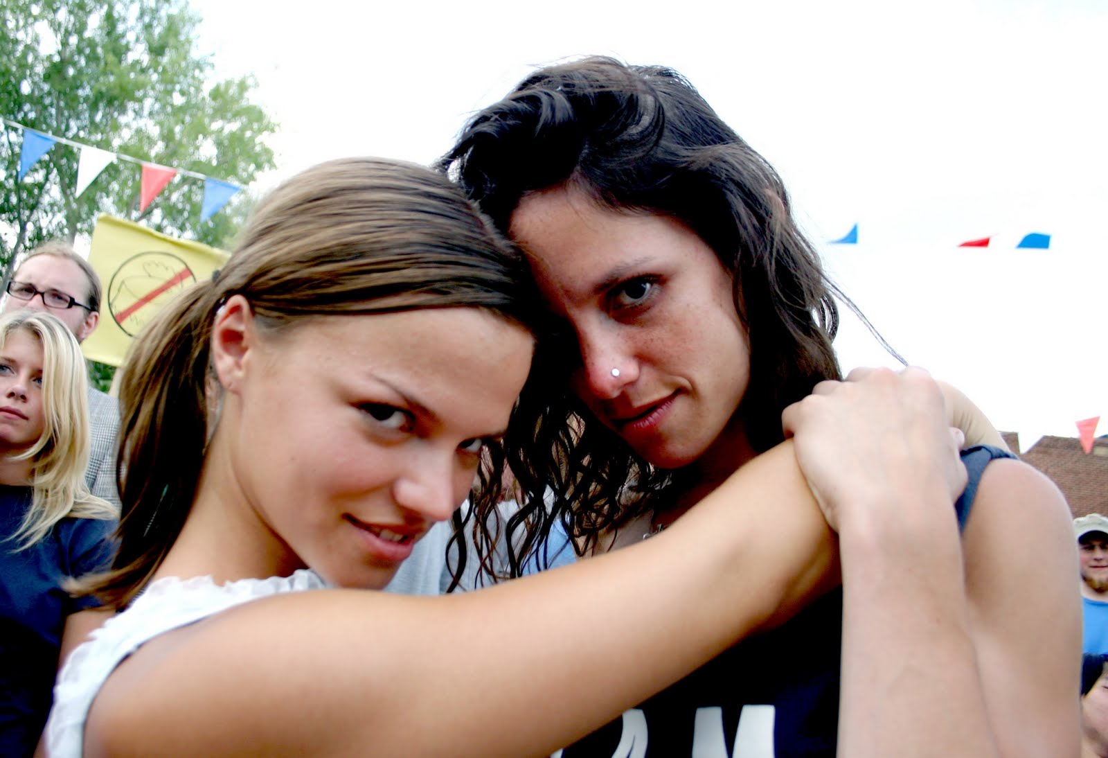 http://4.bp.blogspot.com/-tJ0ndp4x2go/Td0wchzSfMI/AAAAAAAAAFo/goObaTbx3k4/s1600/poultrylesbos.jpg