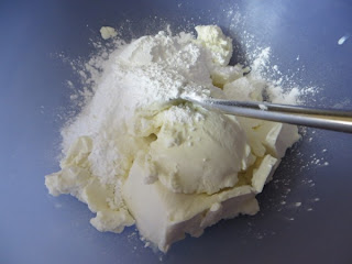 icing sugar and cream cheese