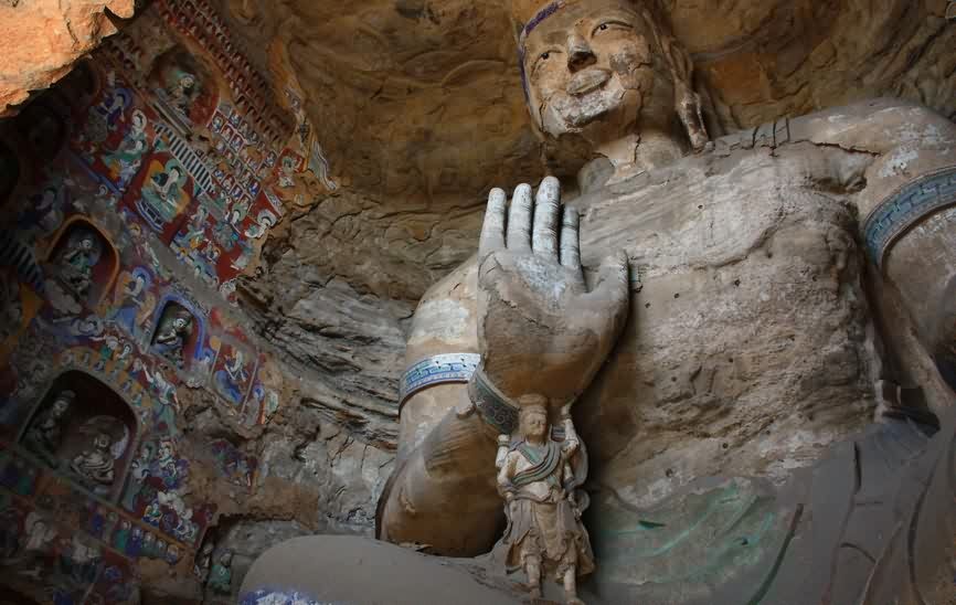 Yungang Grottoes Buddha statues in Datong China Caves Pictures