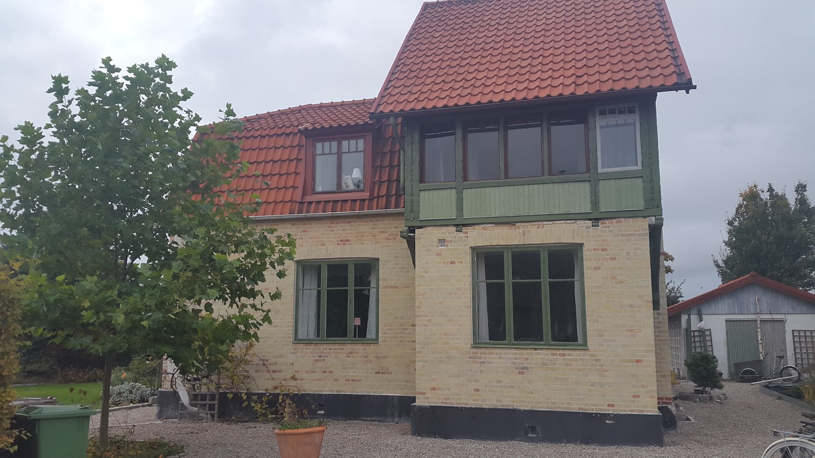 Jugendhuset: topiary, topiary min älskade!