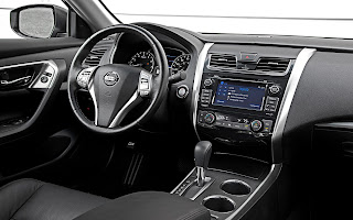2013 Nissan Altima interior