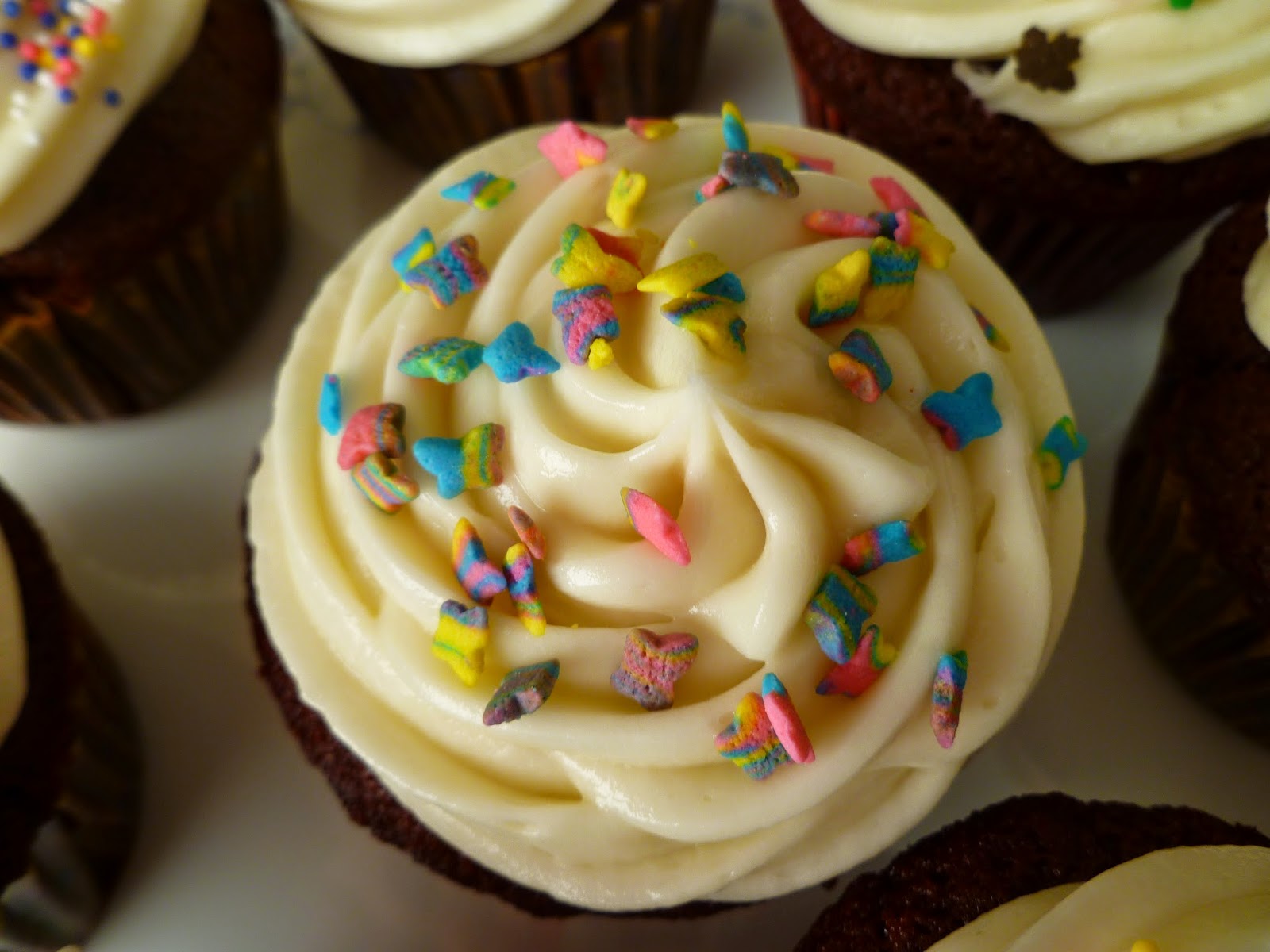 The Pastry Chef's Baking Copycat Sprinkles Red Velvet Cupcakes