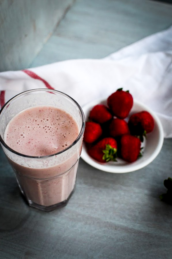 Strawberry Banana Oatmeal Smoothie Forks N Knives