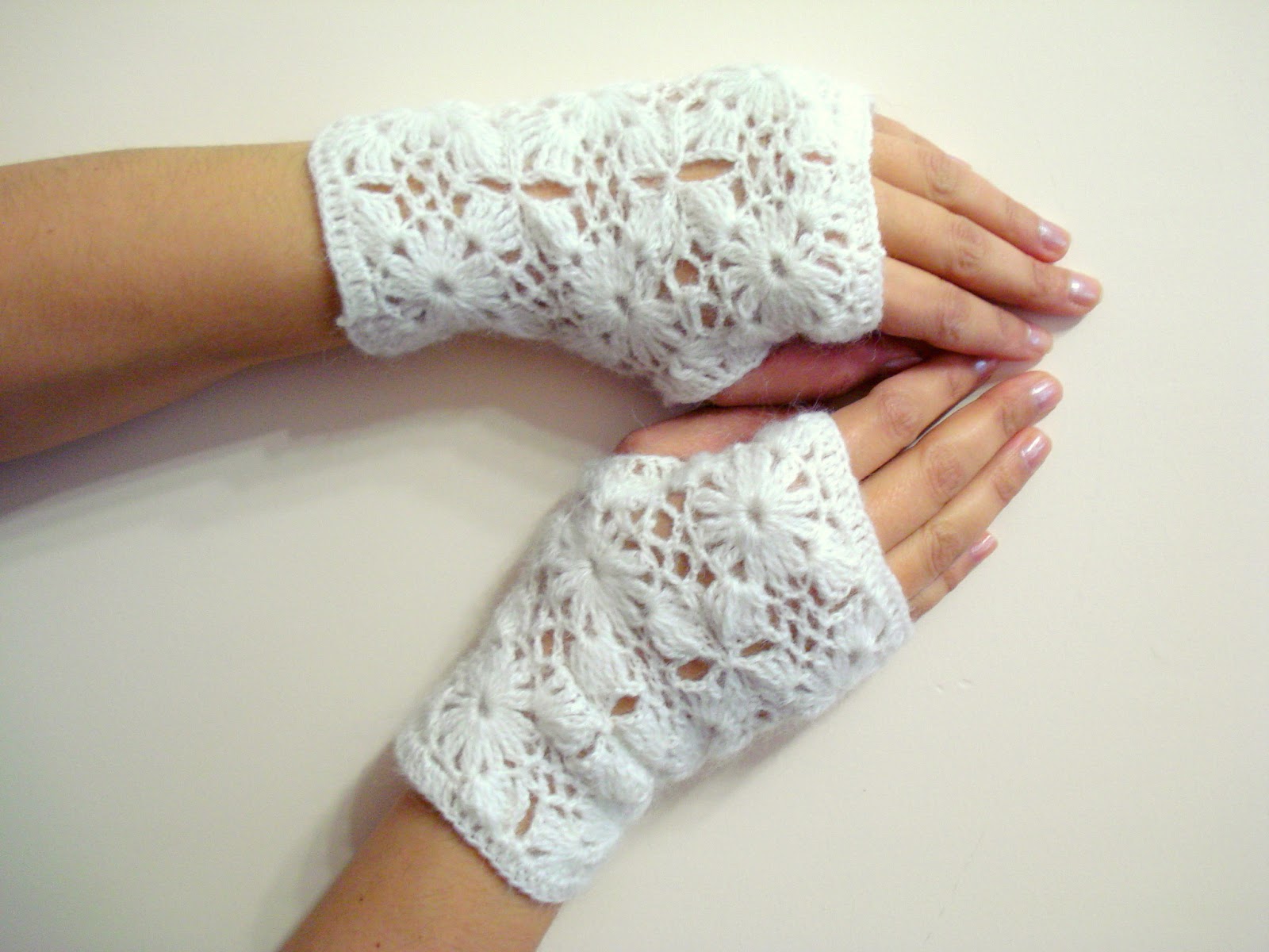 AllSoCute Amigurumis: Lace Crochet Fingerless Gloves - Crochet mittens ...