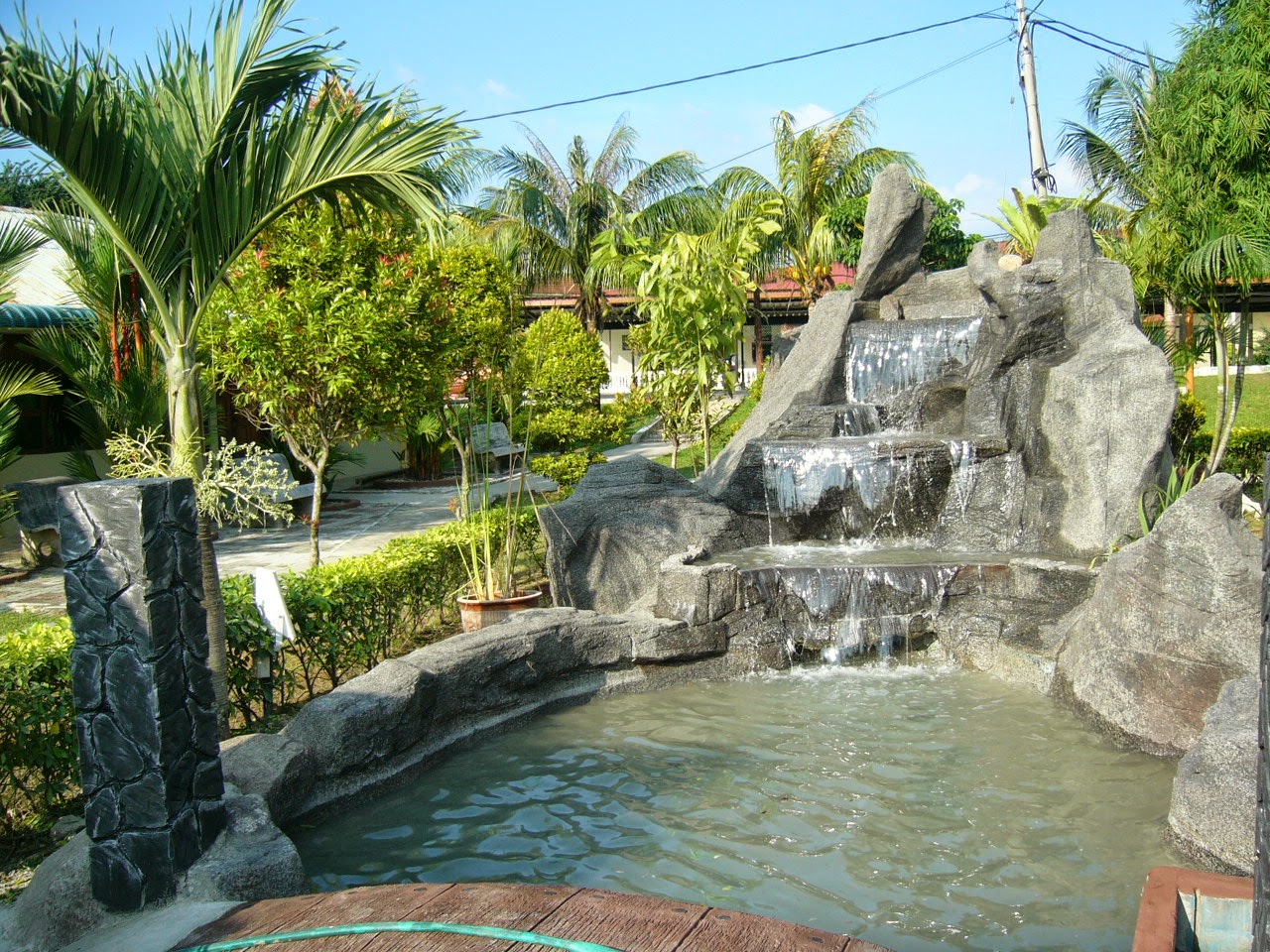Hiasan Taman - Lanskap Kolam Air Terjun
