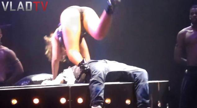 rihanna lap dance fan