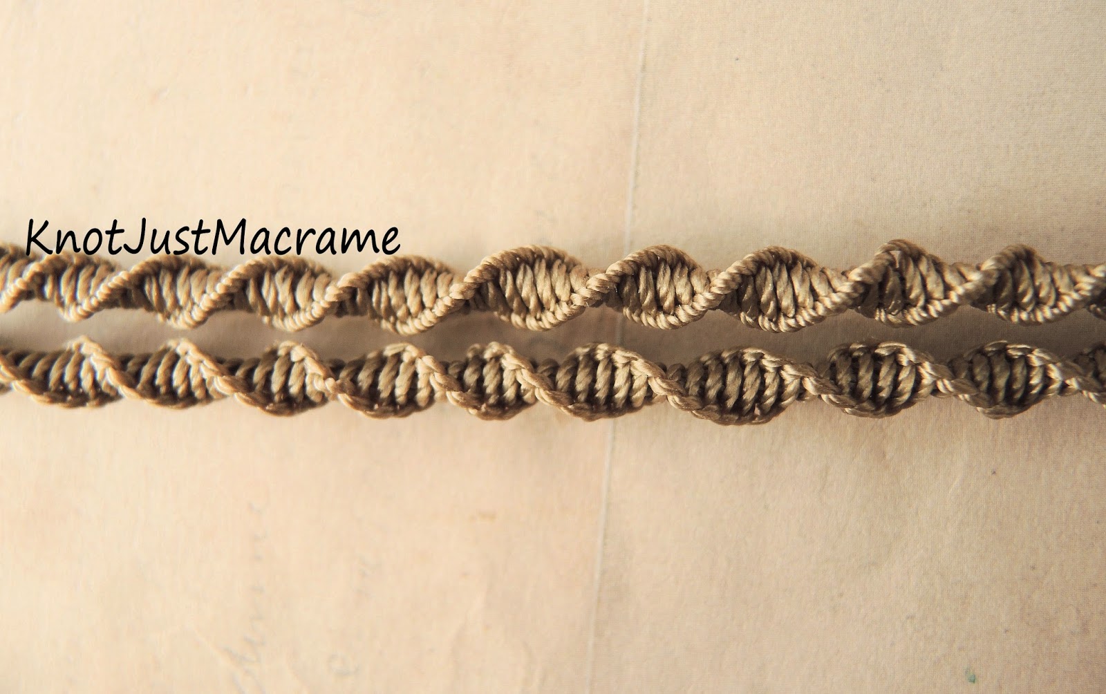 Half knot sinnets make spiral micro macrame knotting