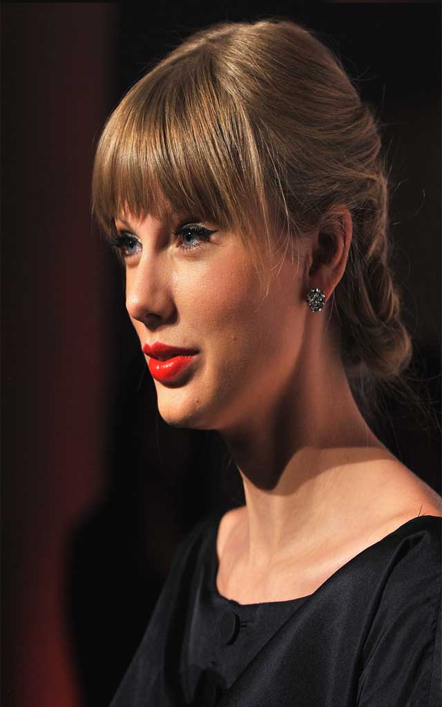 Fashionjewellery Taylor Swift Braided Updo