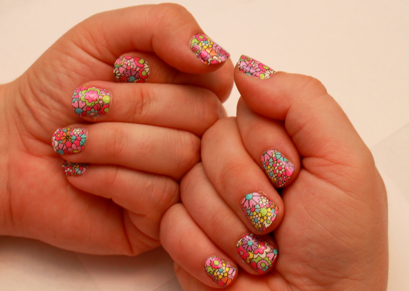 doo-dah!: take a moment tuesday; flower power nails and joss stone