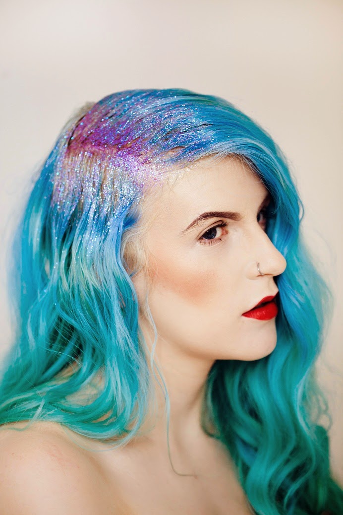 Sassy those Locks Glitter Fades and Hair for Days Bee Waits For No One