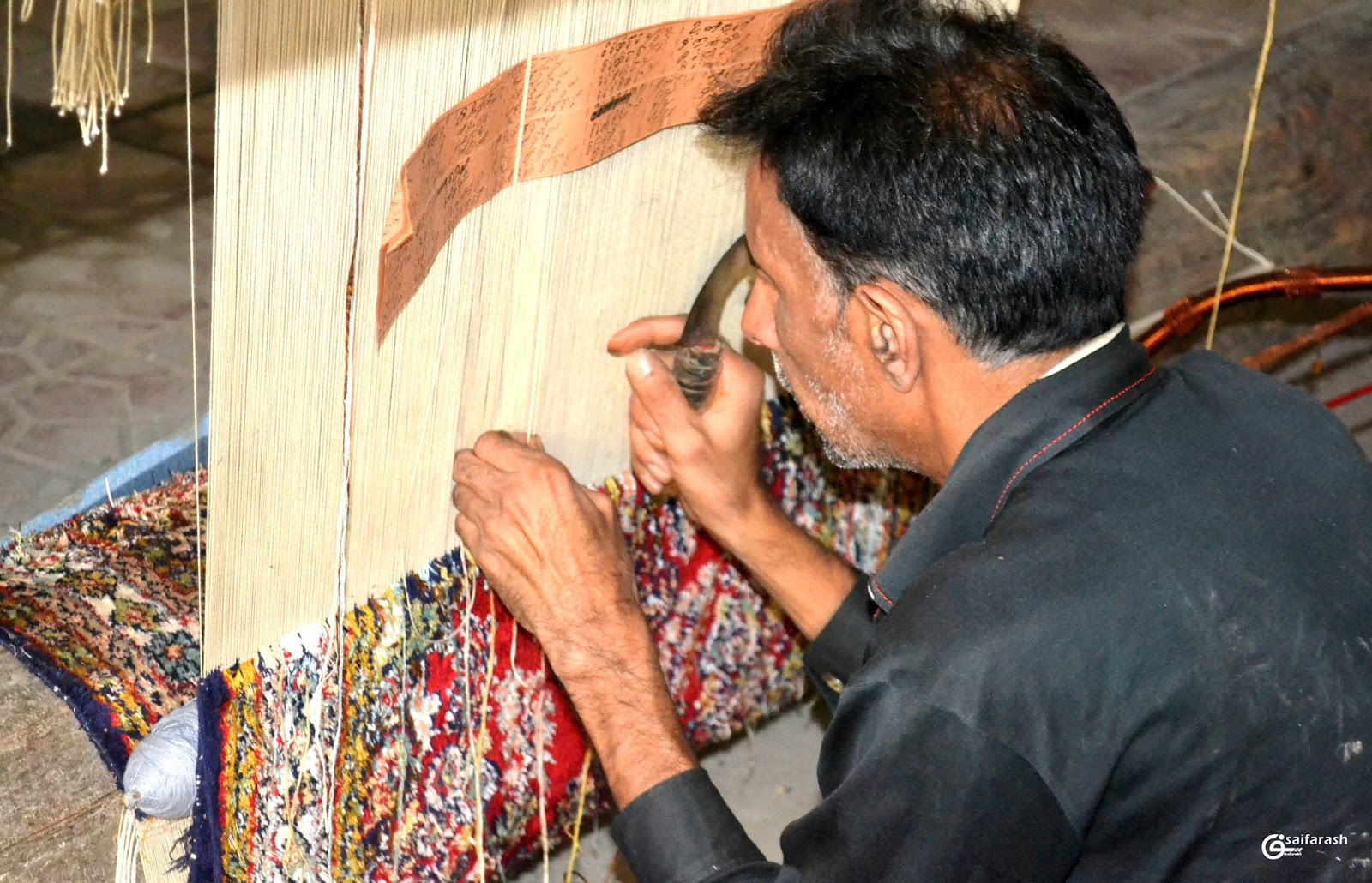 Saif Arash Photography Kashmir handicrafts Rug weaving