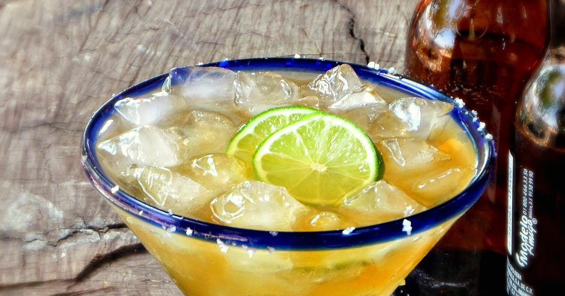 She Made/Ella Hace Margaritas de Cerveza (Beer Margarita) La Cocina