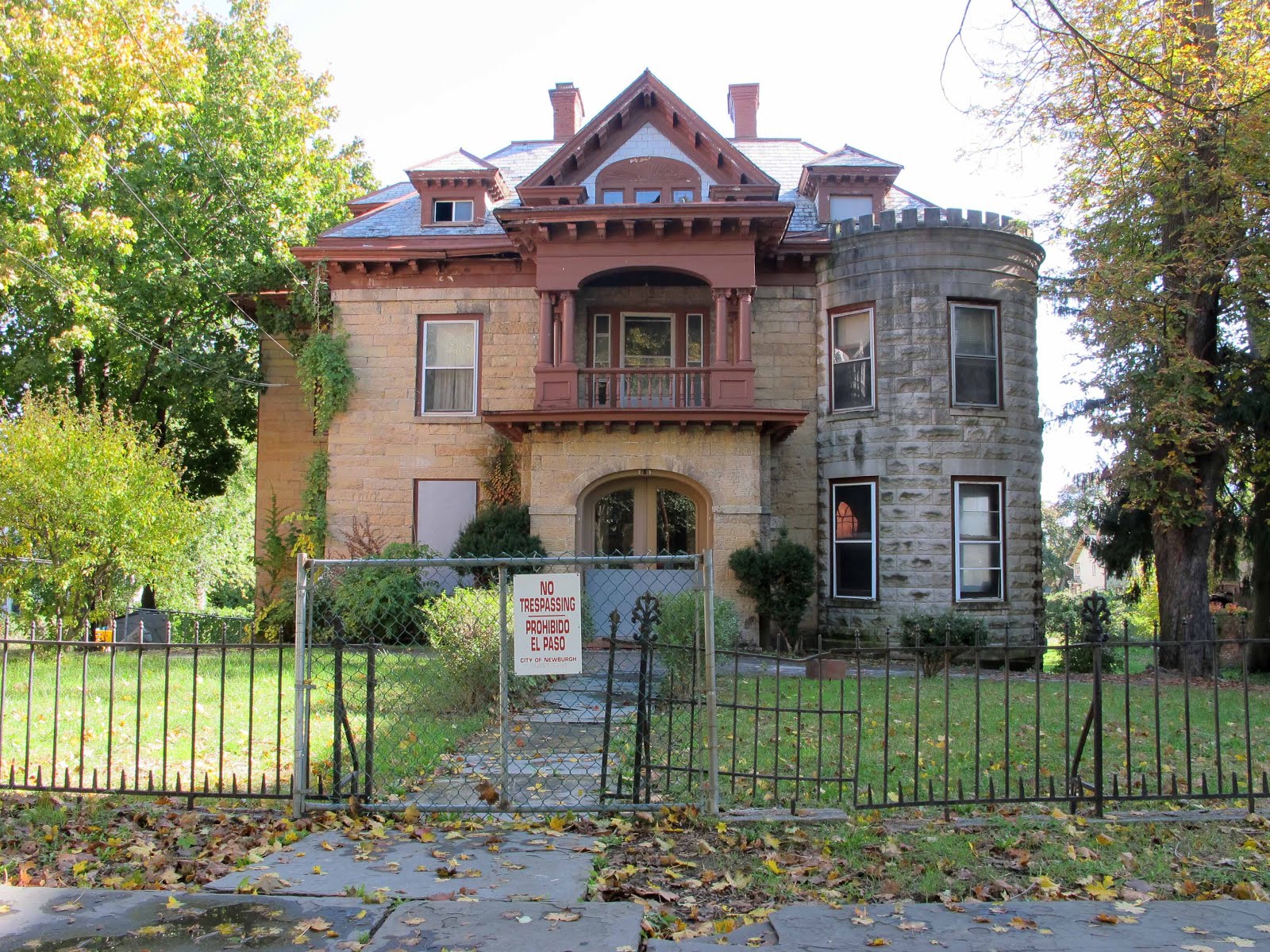 BIG OLD HOUSES A Big Old House "Buffet"