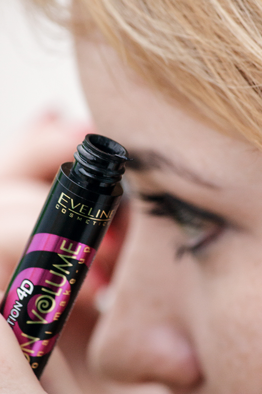 Eveline Cosmetics Extension Volume Professional makeup 4D FALSE