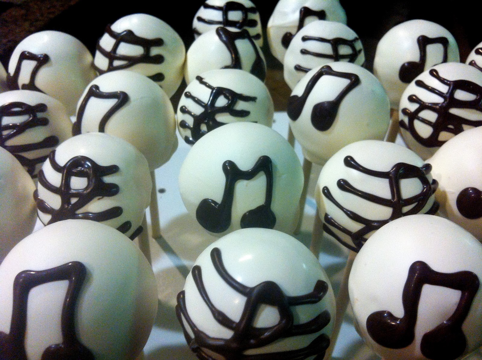 Cake Pop Queens Music Cake Pops