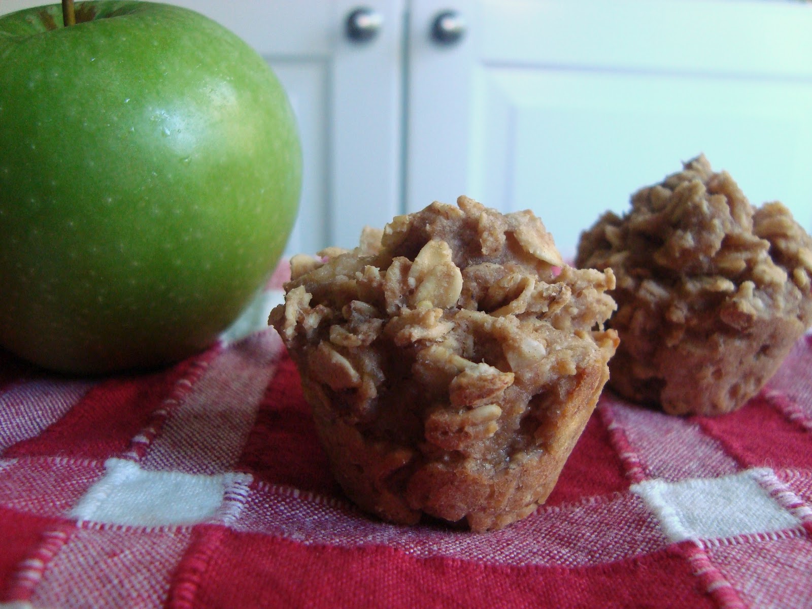 Pocketfuls Oatmeal apple cinnamon minimuffins (gluten, dairy, egg
