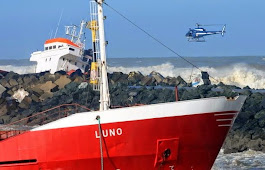 Vrachtschip Luno breekt in tweeën