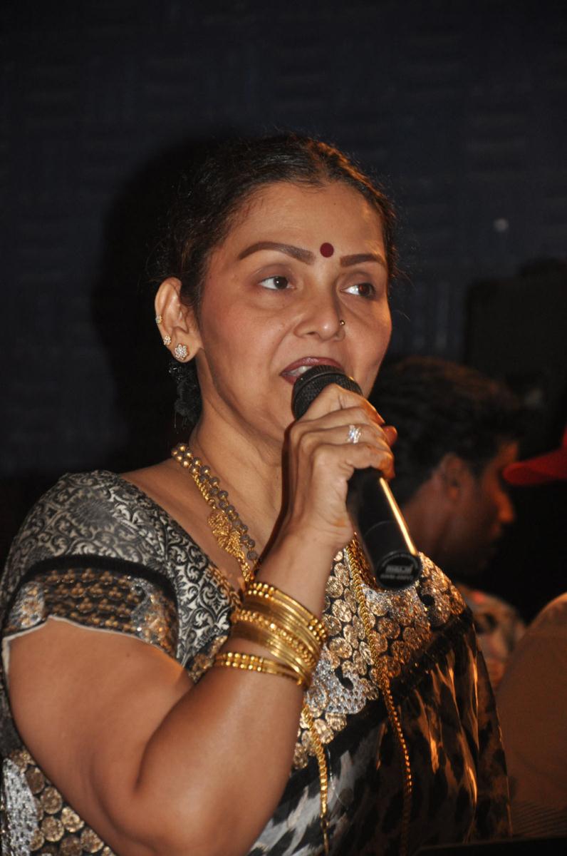 Kozhi Koovuthu ~ Tamil ~ 2012