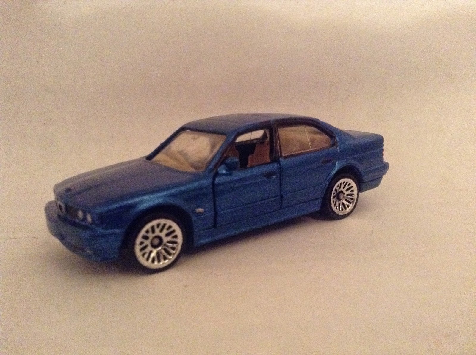 hot wheels bmw e34