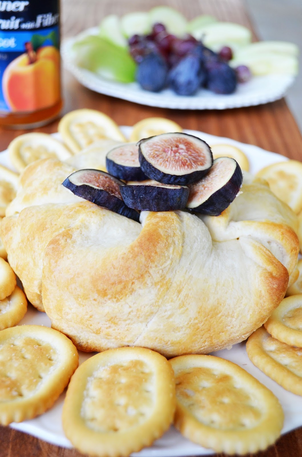 love lola baked brie with apricot jam and figs