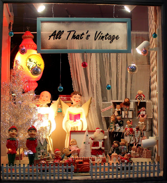 All That's Vintage All That's Vintage Window Displays (Merry Christmas)
