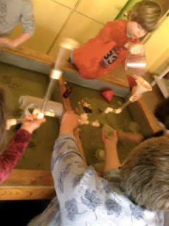 teachertomsblog.blogspot.com student's working together