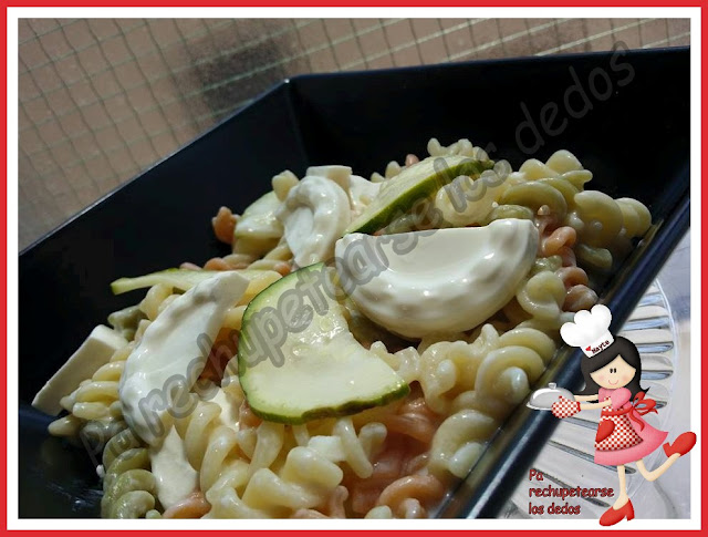 * Ensalada De Pasta Con Yogurt Y Calabacín Macerado (tradicional)
