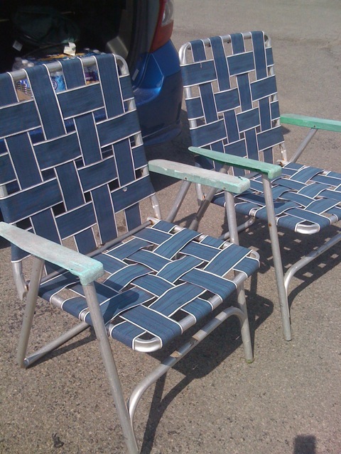 Alligator Teardrop: Best. Chairs. Ever.