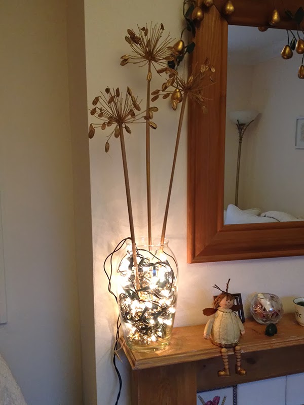 Living On The Edge..... What No Christmas tree?