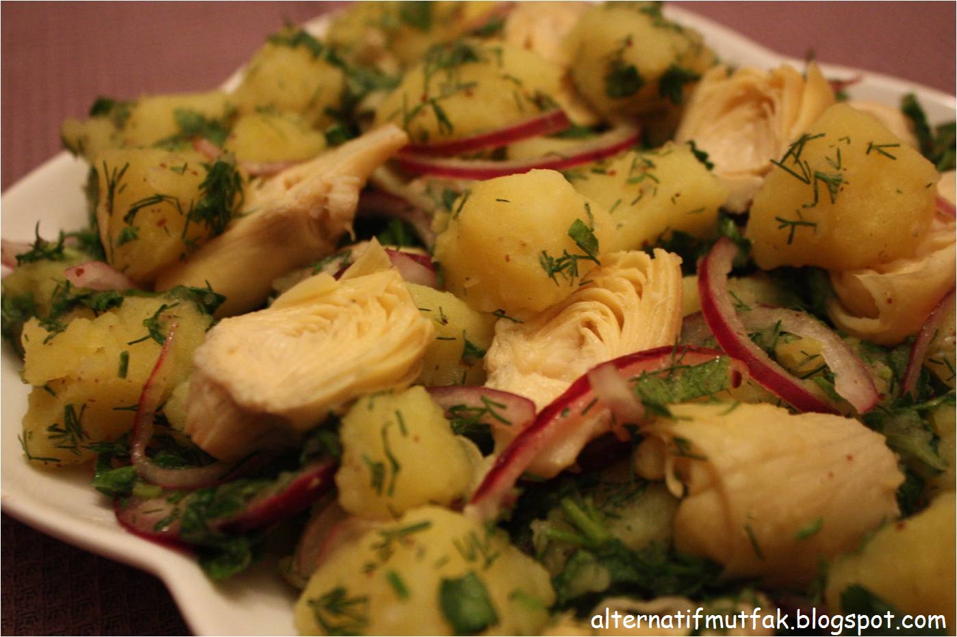 Enginar Salatası (patatesli) Enginar Salatası (patatesli)