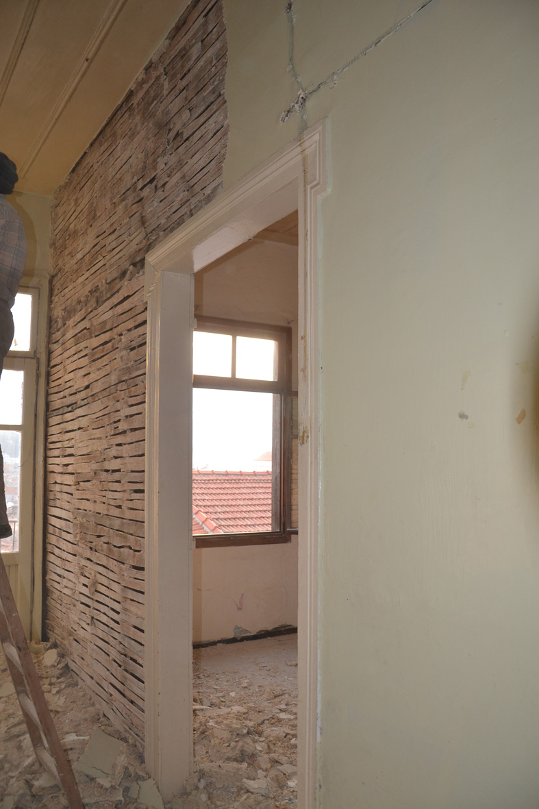 hasarlı bağdadi duvarlarda sıva raspasına başlandı mOTAXA