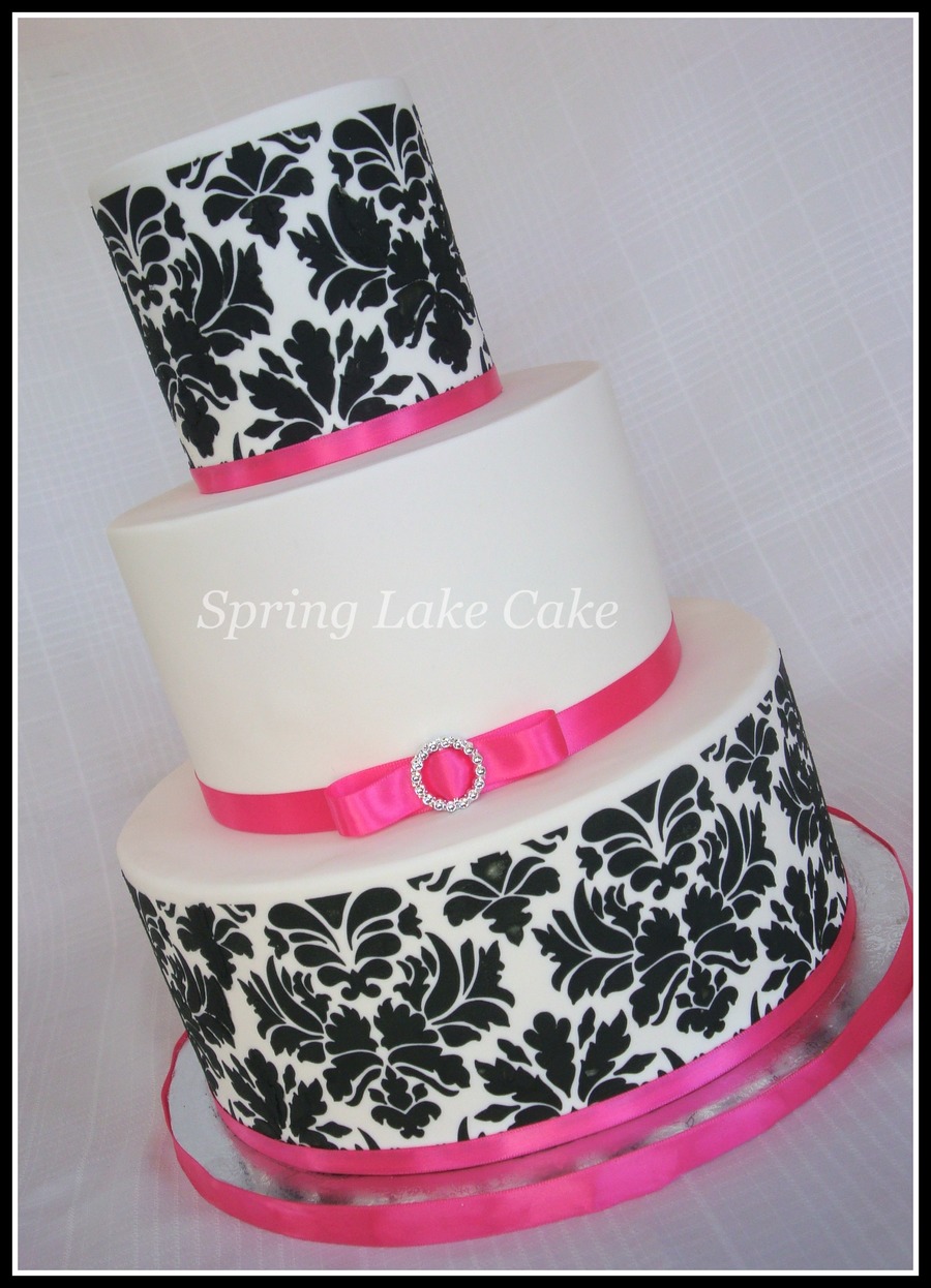 The Sensational Cakes DAMASK PATTERN BLACK AND WHITE WEDDING CAKE 3