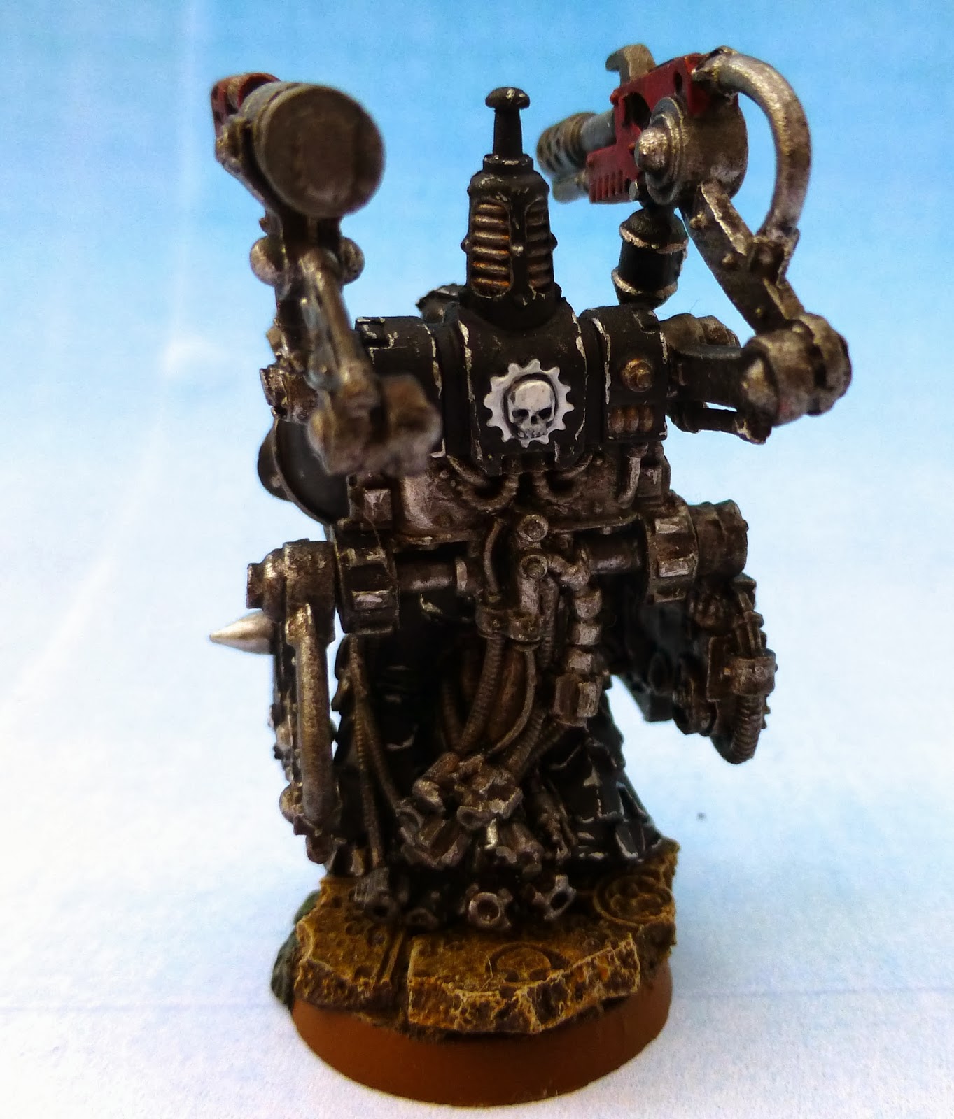 Iron Hands Techmarine and Thunderfire Cannon Wargaming Hub