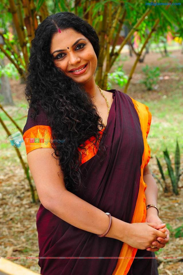 Mallufun.com: Serial actress Asha Sarath latest hot new photos in saree