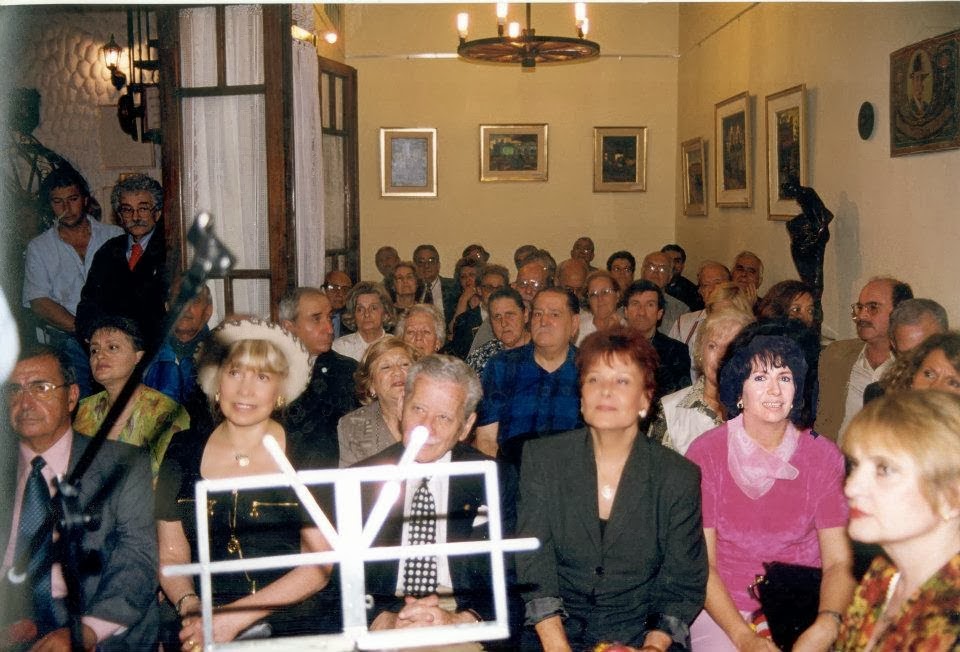 En el MUSEO MANOBLANCA, cuando nos entregaron la mencion del buzon a ELADIA BLAZQUEZ y Lila Oliva.