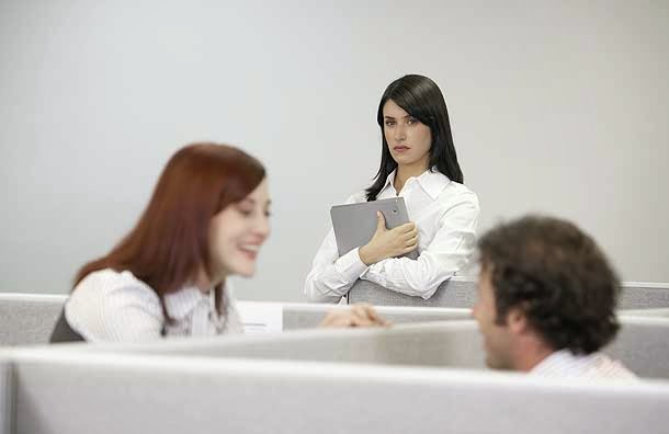 Mengatasi Rekan Kerja Iri Hati Wanita Inspiratif