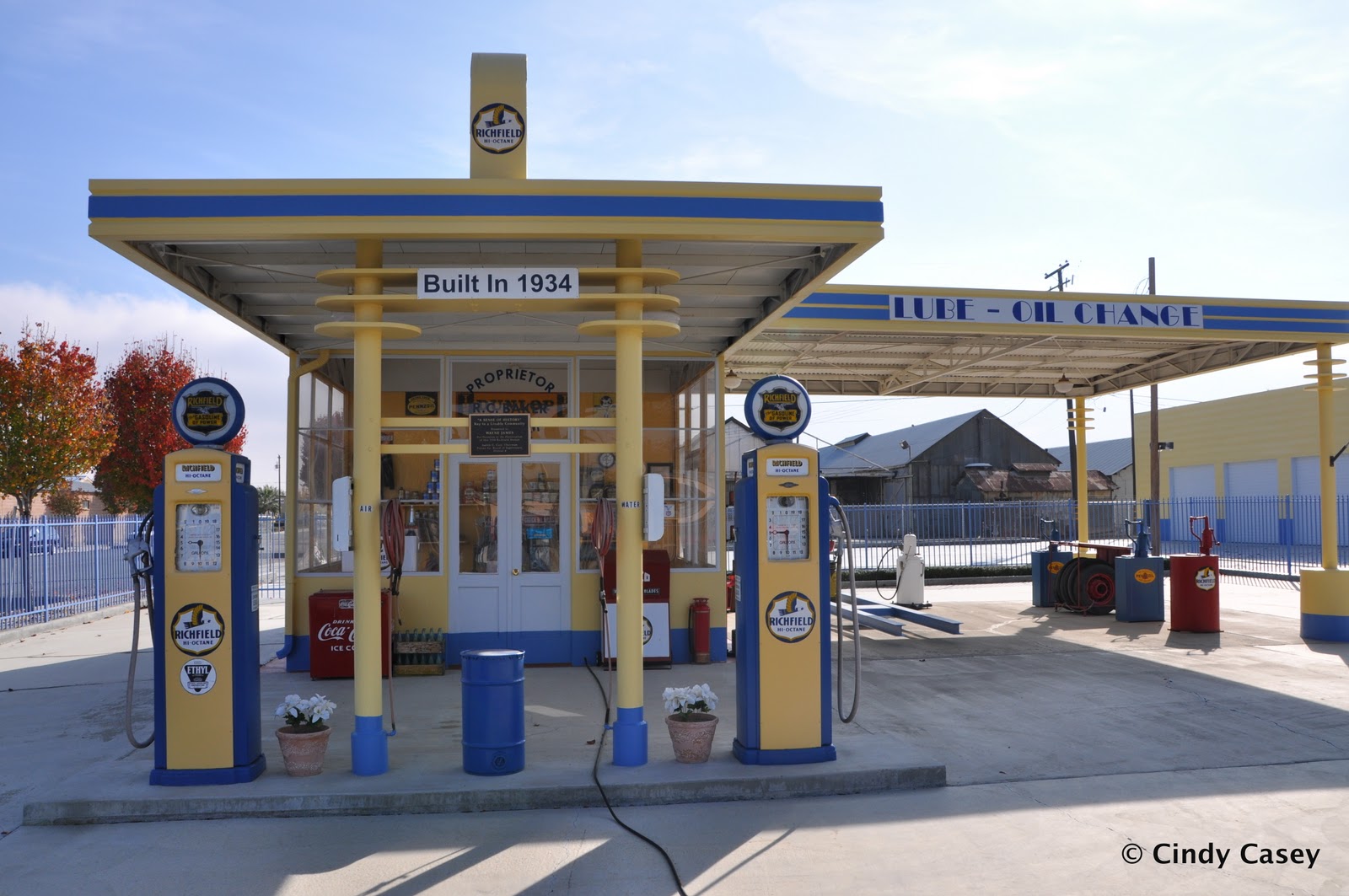 Coalinga Richfield Gas Public Art and Architecture from Around the