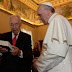 Papa Francisco e Shimon Peres apelam ao diálogo para superar conflitos no Médio Oriente