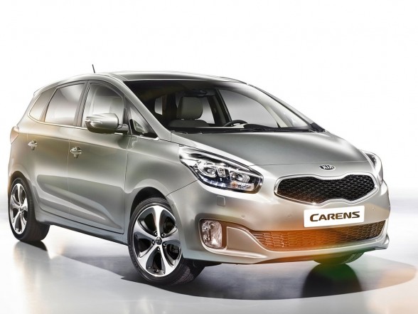 2013-Kia-Carens-Front-Angle-588x441.jpg