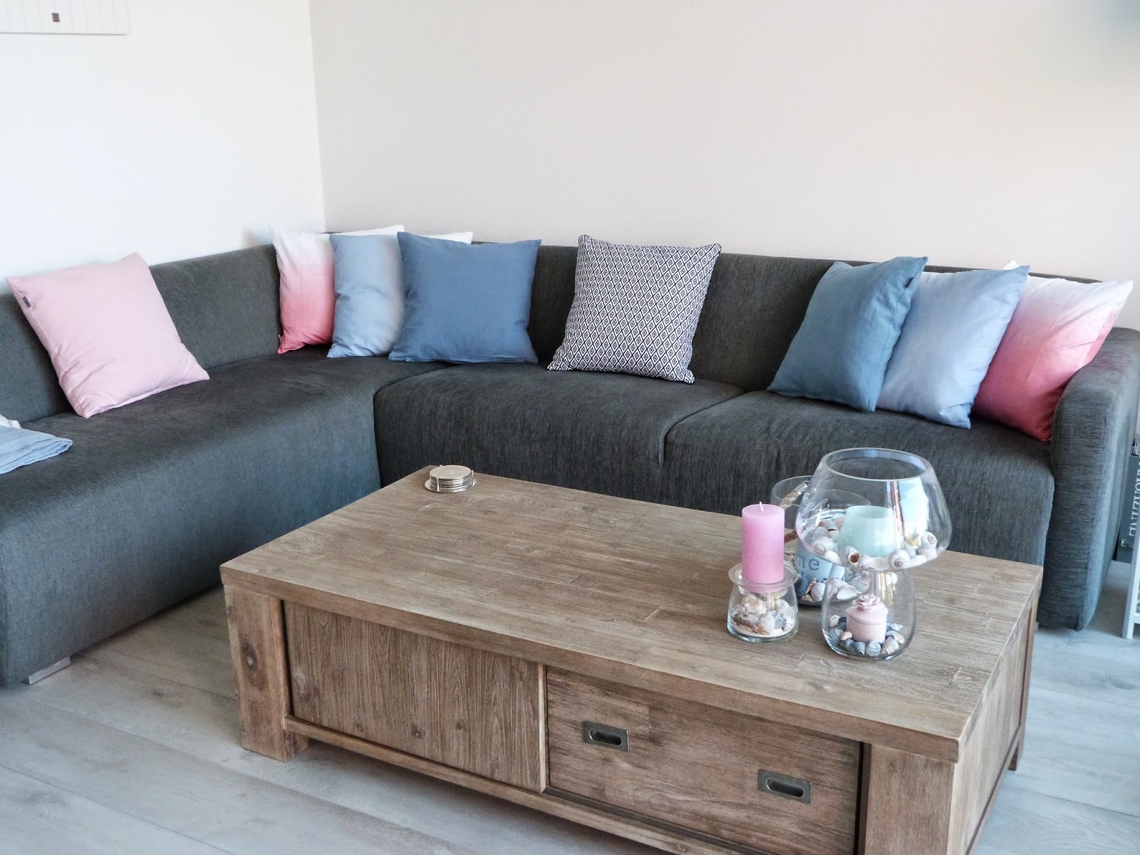 Het brocante schelpenhuisje: dip dye kussens