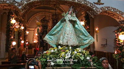Procesión de la Virgen del Rosario y Estandartes en Santa María Ixcotel  2015 - Vive Oaxaca